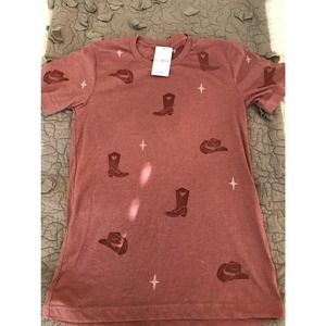 Mauve Cowboy Boots Graphic Tee Sz S